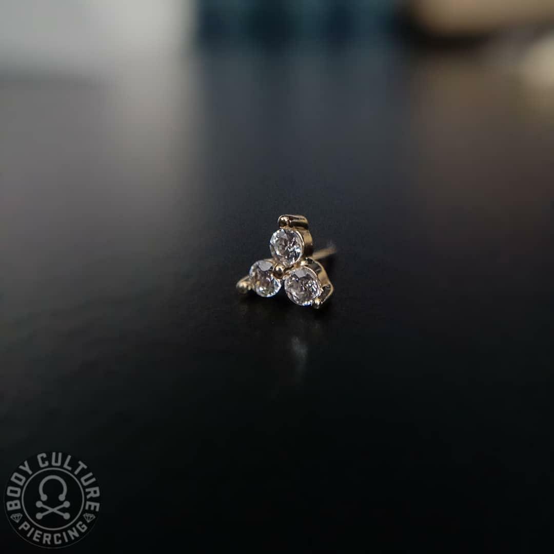 trinity-con-brillante-oro-blanco-detalle